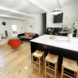 https://la-magnanerie-lisle-sur-la-sorgue-84800.fr-provencehotel.com
